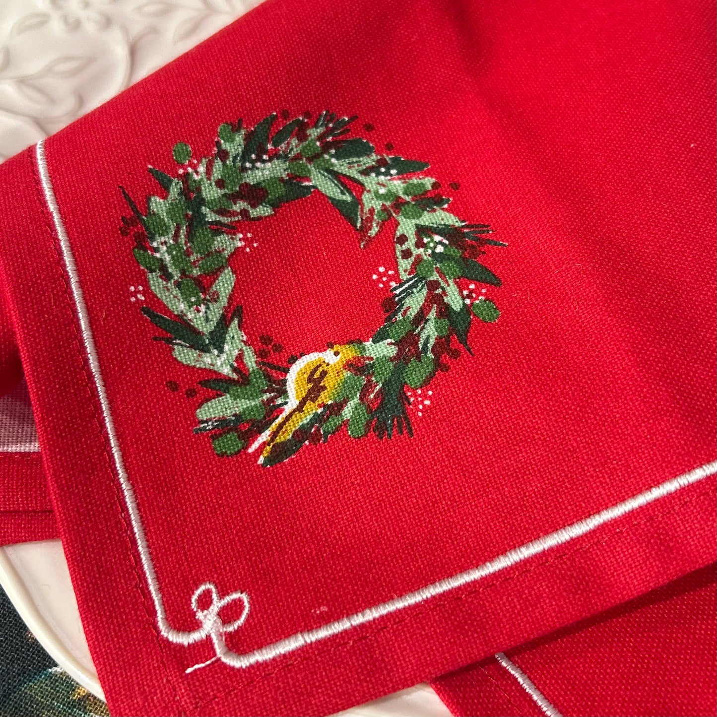 Robin Wreath Napkin
