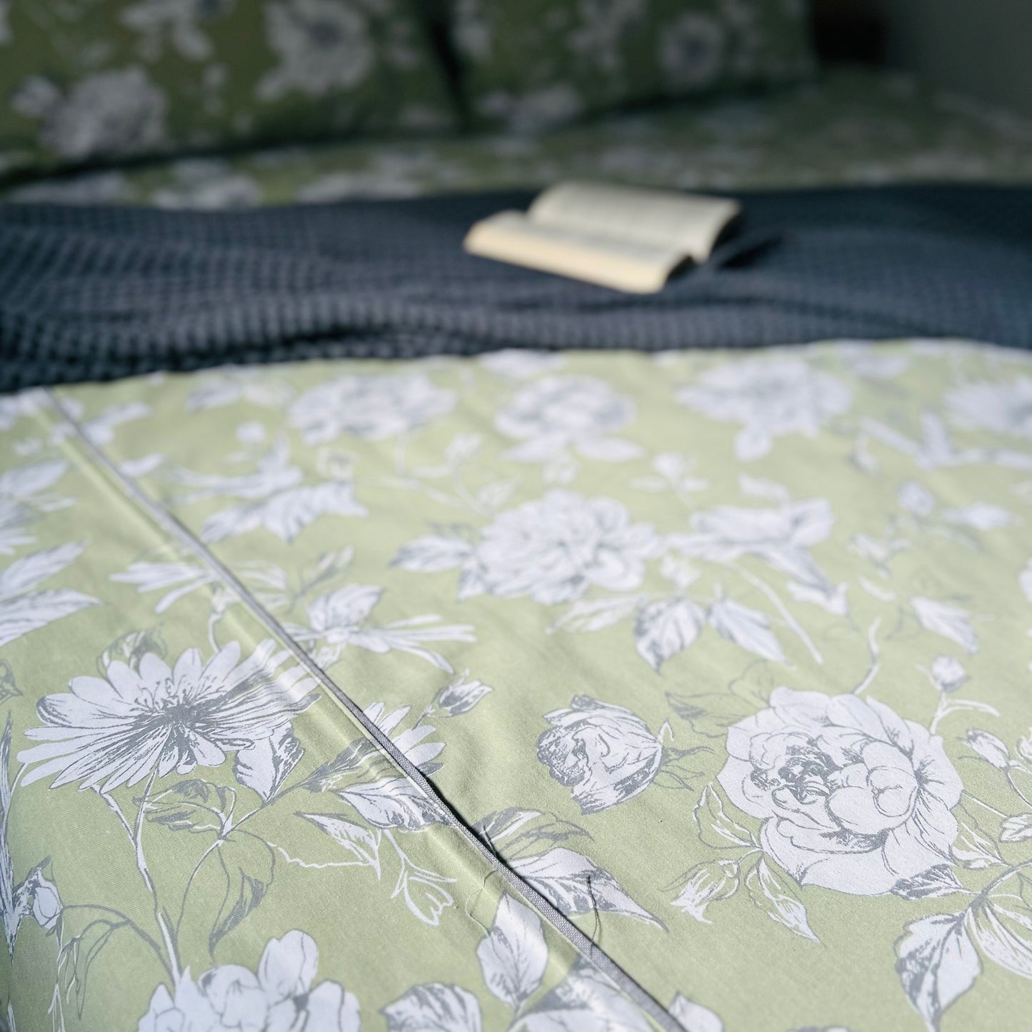 Magna Rose Bed Cover Set - Pistachio