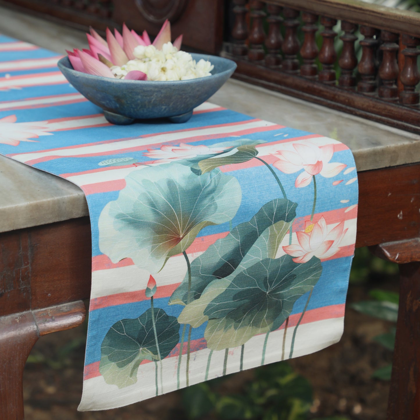 Water Lilly Table Runner