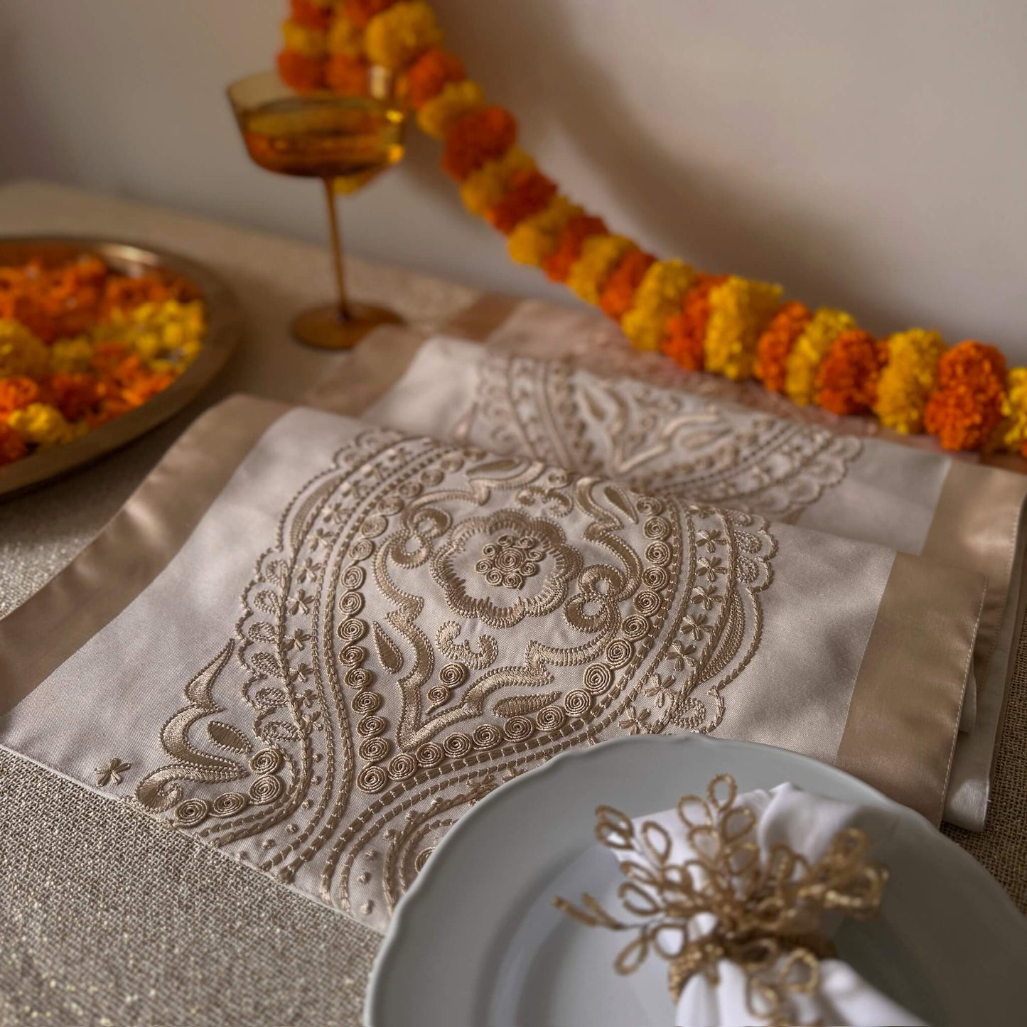 Arabesque Scroll Runner