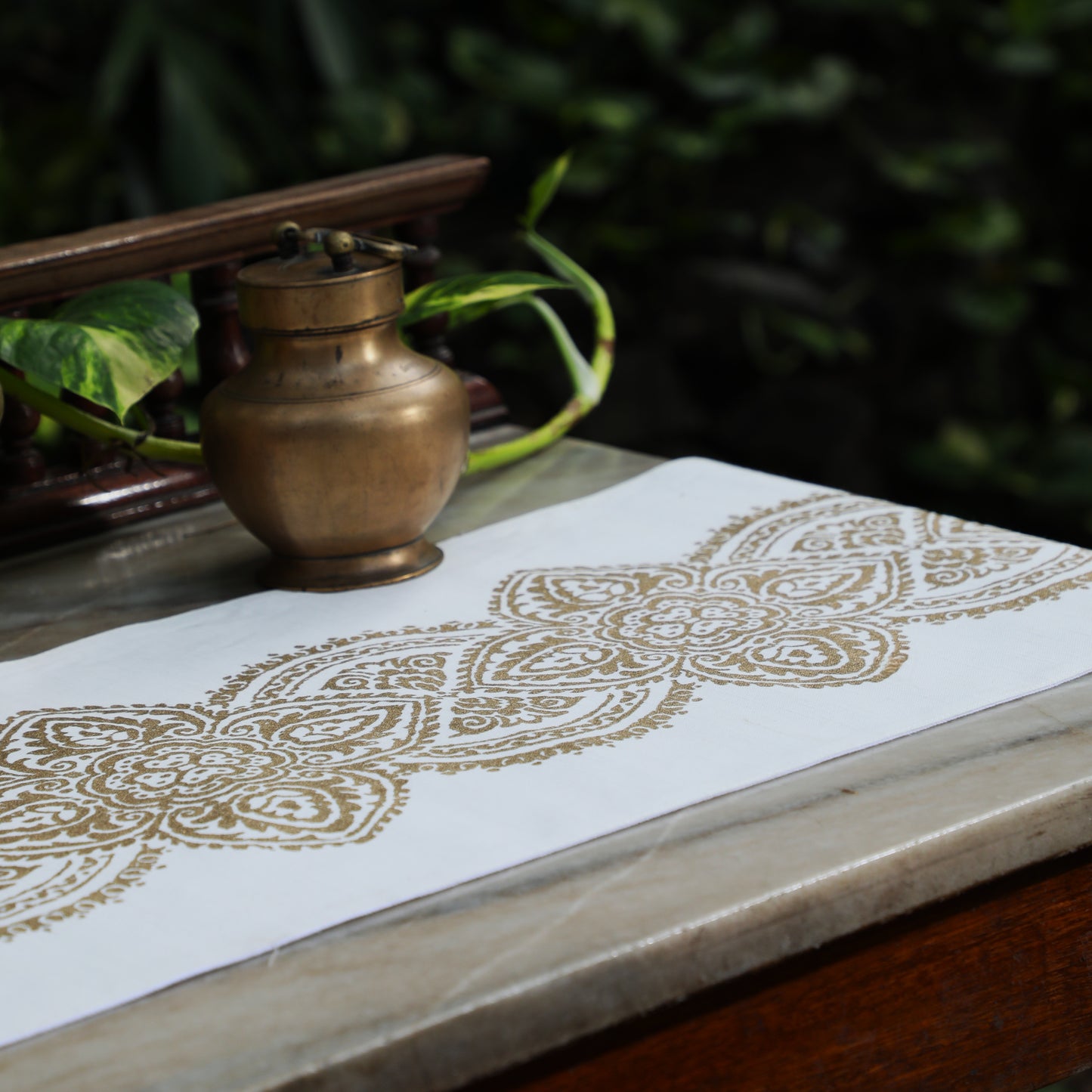 Athena White Gold Runner