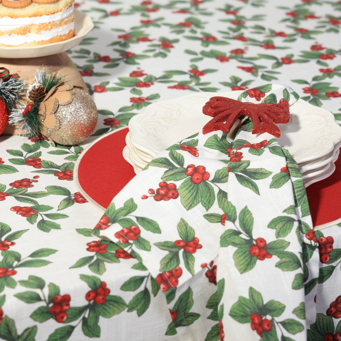 Merry Berry Tablecloth
