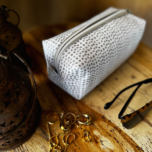 Shimmer Shell Essential Pouch