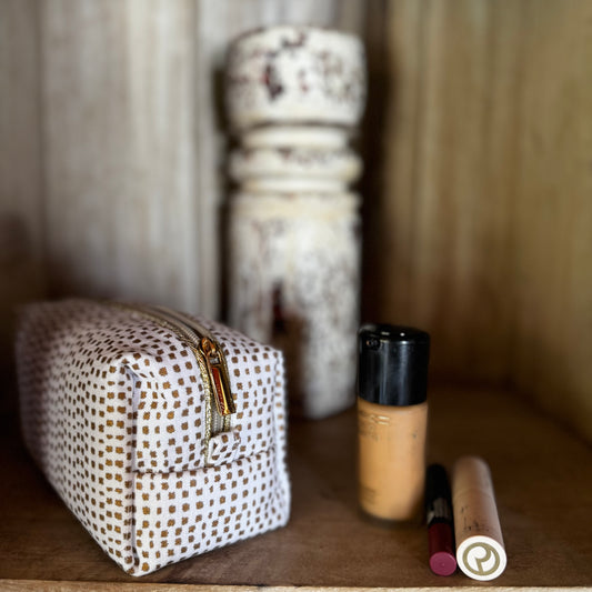 Shimmer Shell Gold Essential Pouch