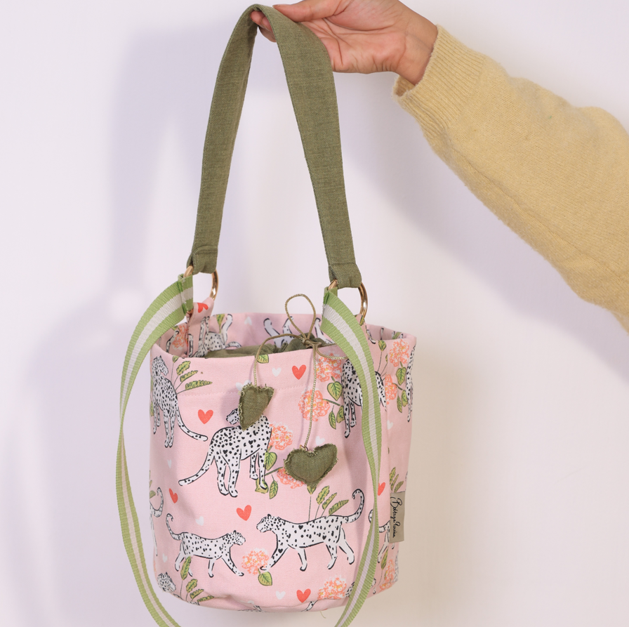 Lyra Bucket Bag