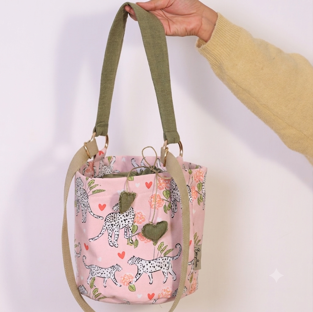 Lyra Bucket Bag